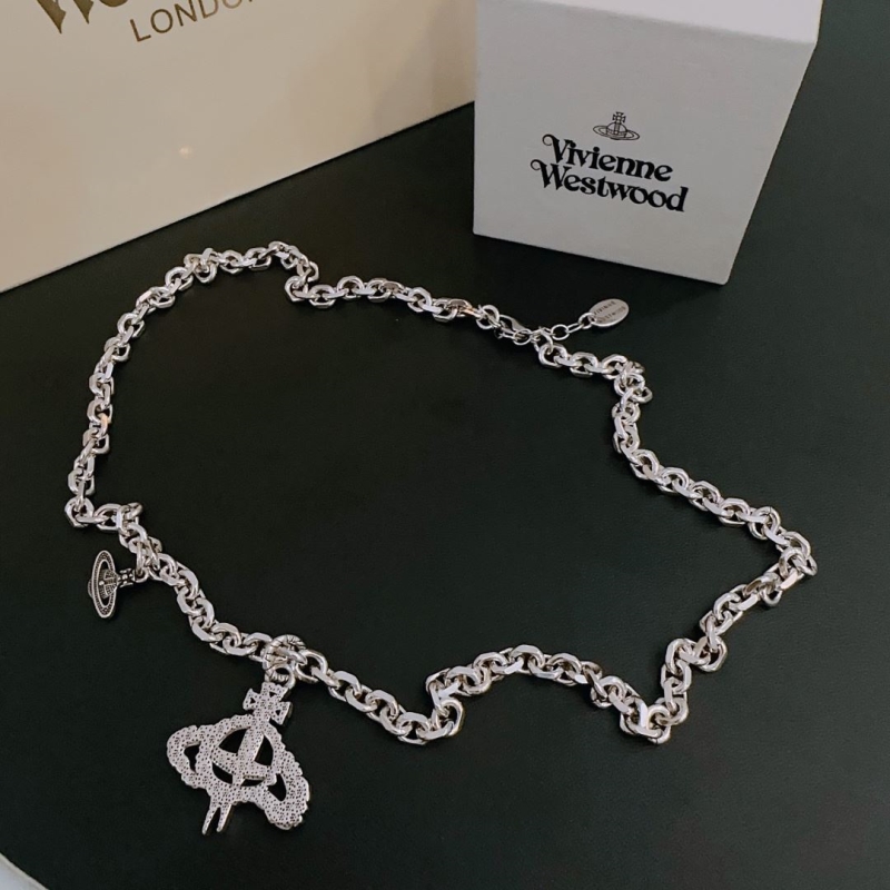 u1u1enne westwood